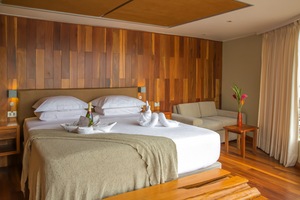 Corner Suite